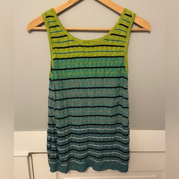 Ombré Coloring Sweater Tank Top - Picture 10 of 10